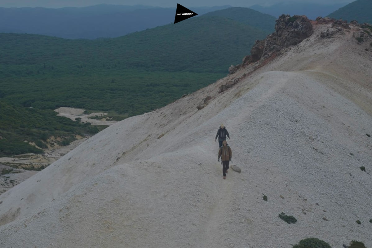 And Wander ยังคงสะท้อนอัตลักษณ์ของแบรนด์ที่ผสานฟังก์ชันสำหรับกิจกรรมกลางแจ้ง