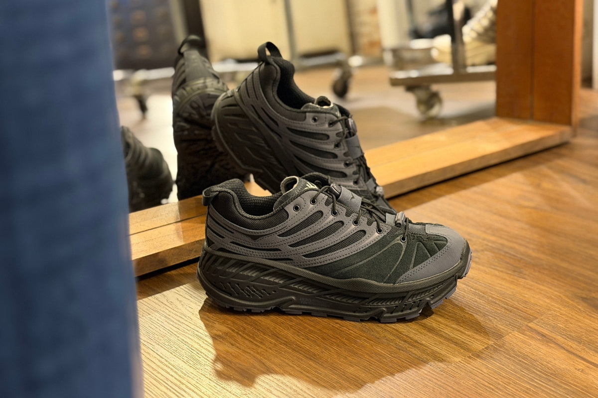 Hoka Stinson EVO OG TP เพื่อสะท้อนถึงต้นกำเนิดของ HOKA ในเทือกเขาแอลป์ของฝรั่งเศส