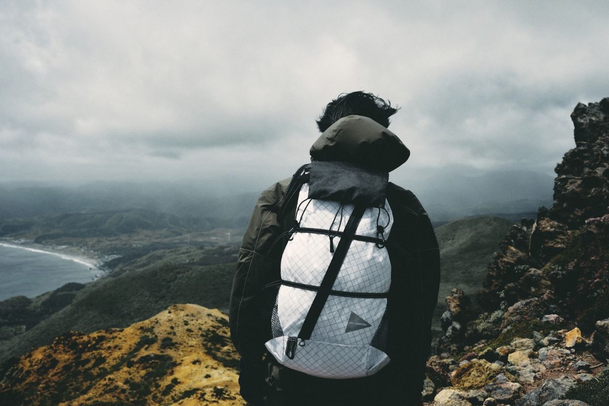 AND WANDER FW26: เสื้อผ้าภูเขาที่ไม่บังคับให้คุณขึ้นเขา