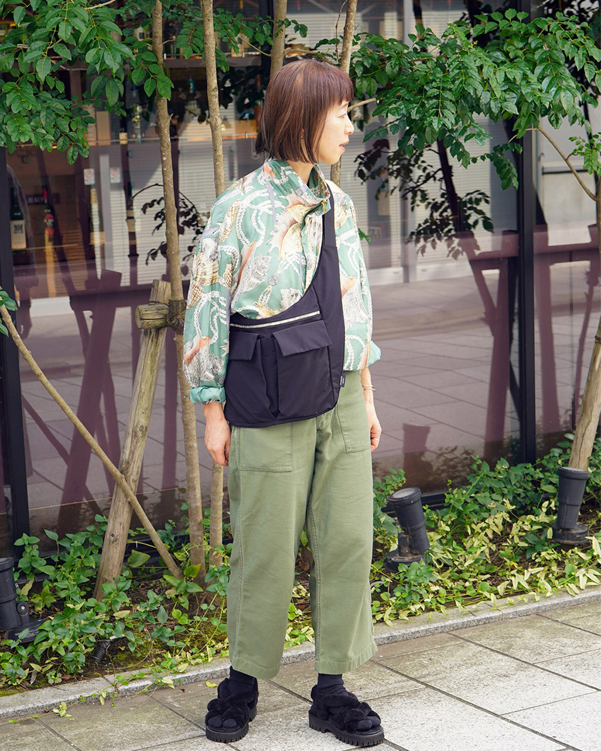 Simplicity Along Shoulder - Black