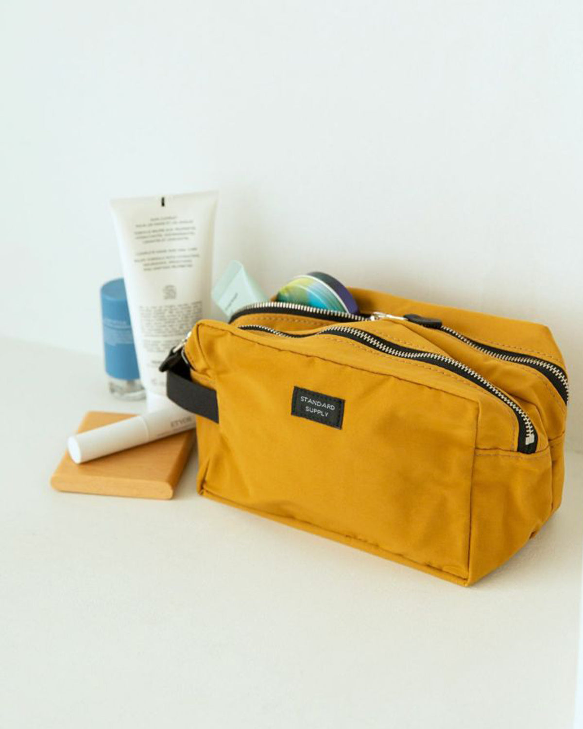 Simplicity 2R Square Pouch M - Gold