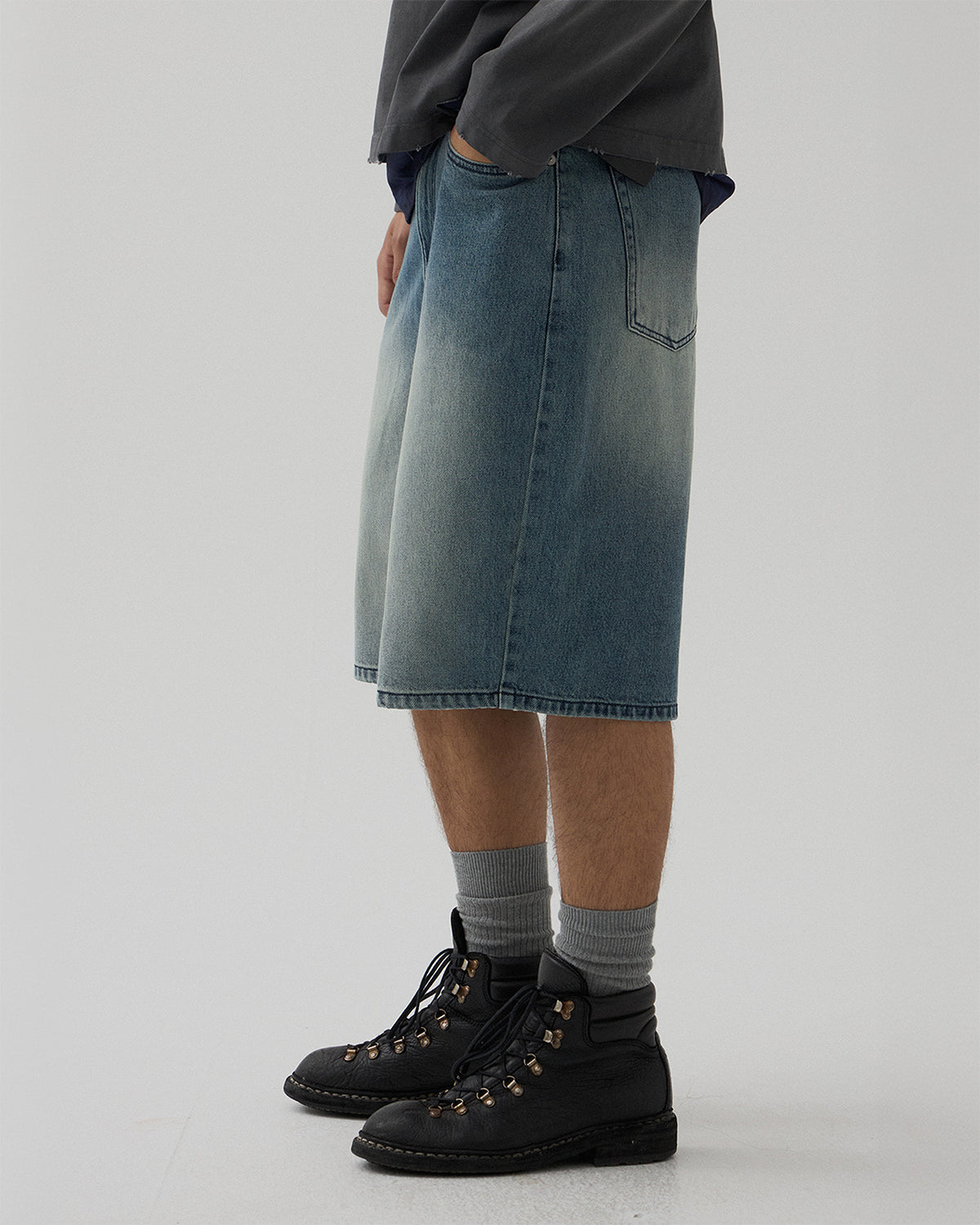Curved Wide Denim Shorts - Dark Blue