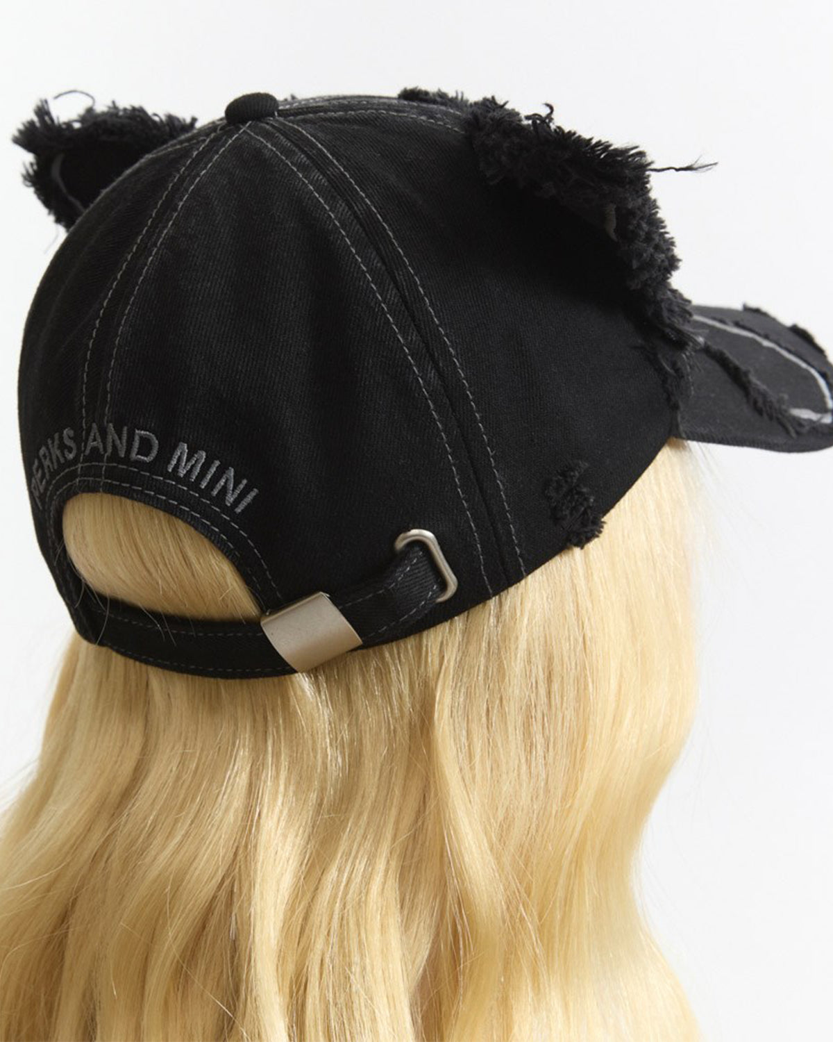 Alien Kiss Winged Baseball Cap - Black