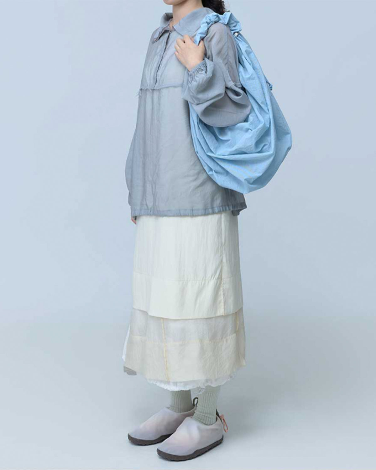 Mid Tangle Twist Bag - Light Blue