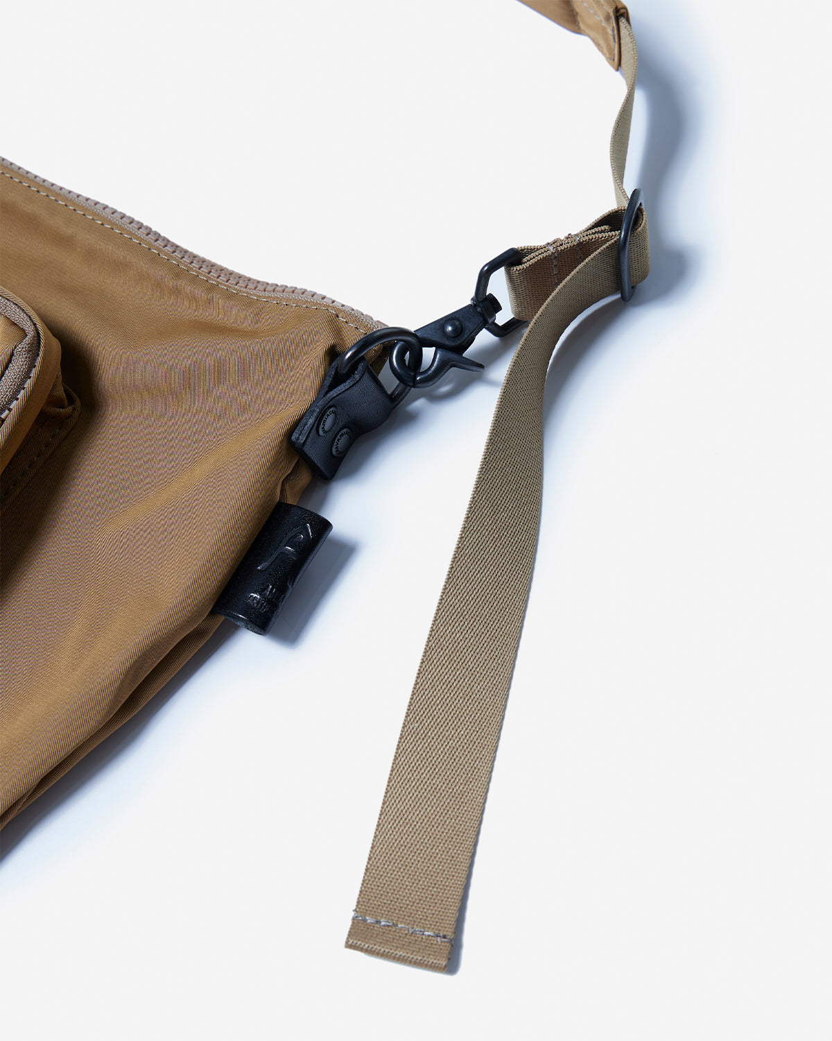 Gabardine Bodybag M - Beige