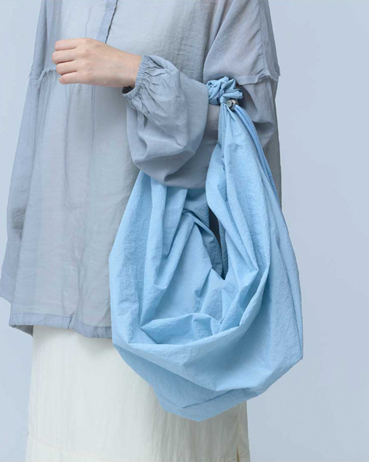 Mid Tangle Twist Bag - Light Blue