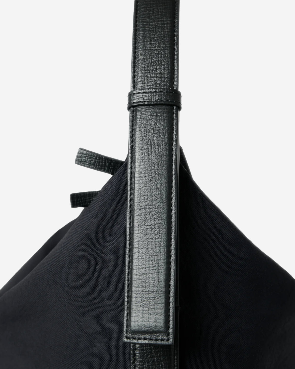 Airport - Medium Nylon Shoulder Bag - Black