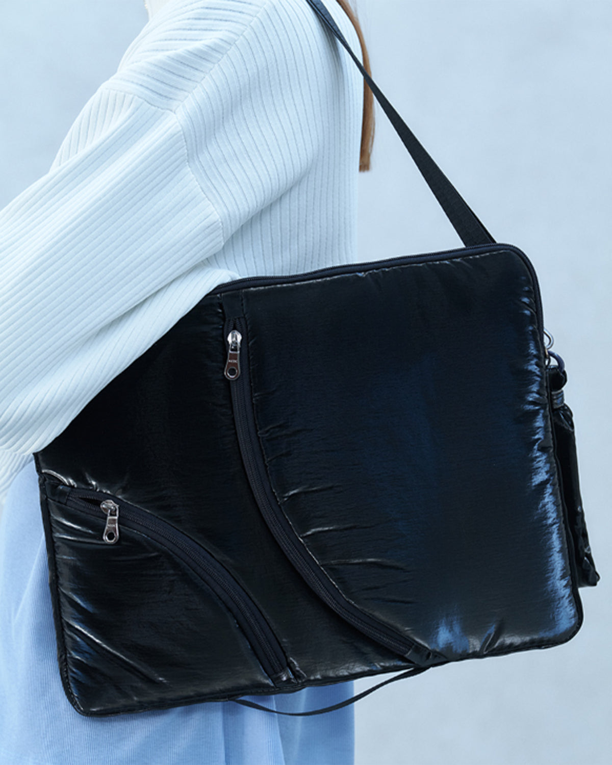 Lake 16 Laptop Clutch - Black