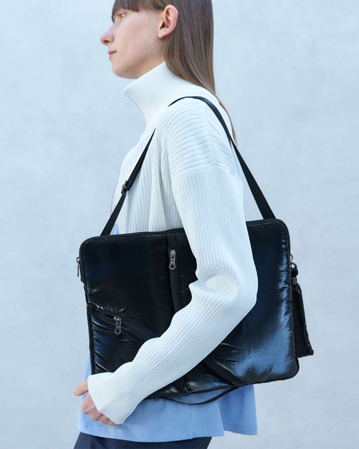 Lake 16 Laptop Clutch - Black