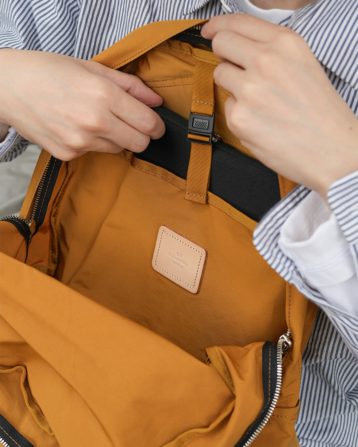 Simplicity Daily Daypack - Gold