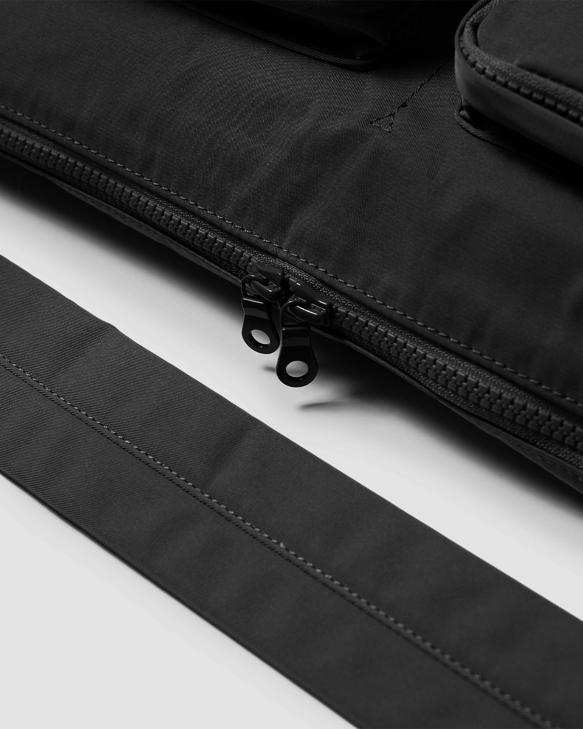 Gabardine Bodybag M  - Black