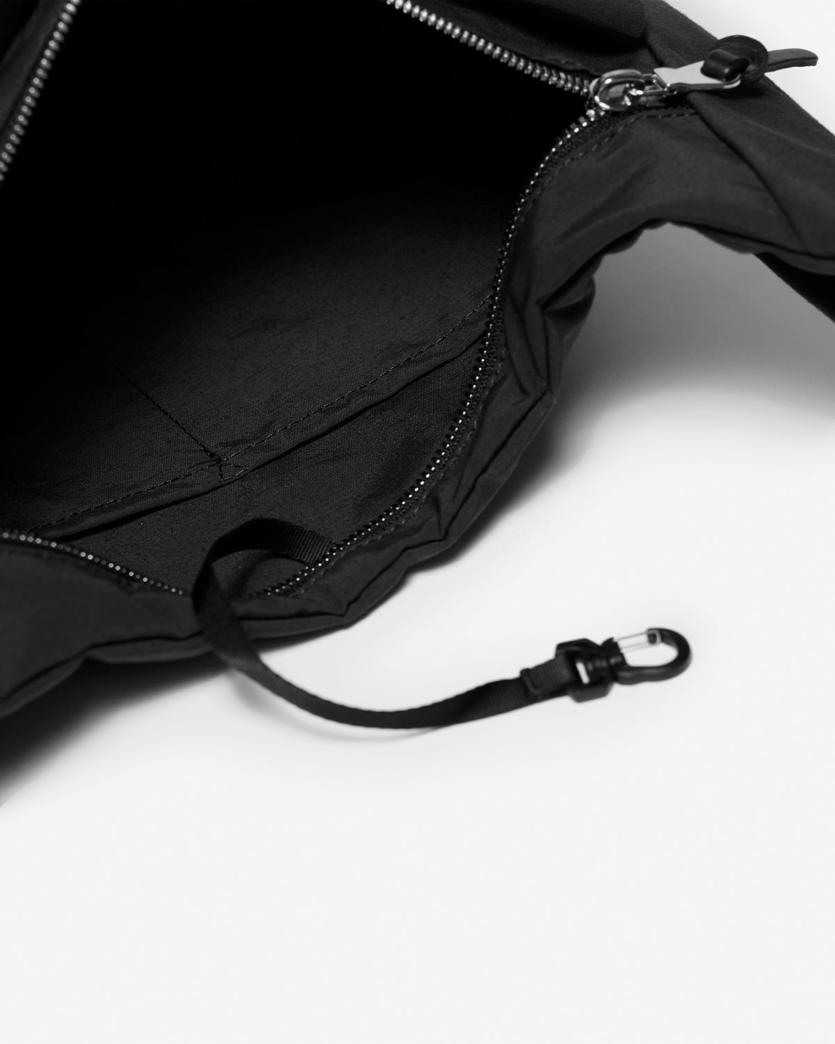 Simplicity Along Shoulder - Black