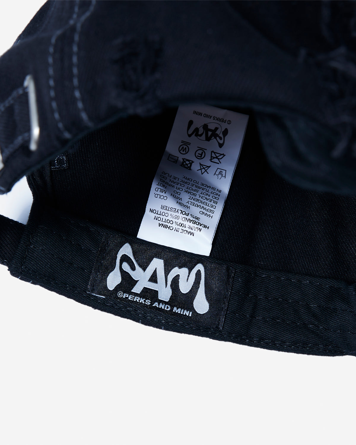 Alien Kiss Winged Baseball Cap - Black