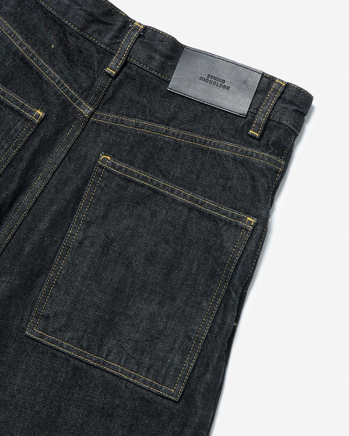 Neive - Curved Leg Pant - Black