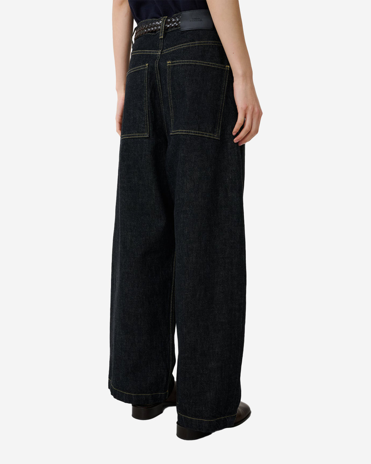 Neive - Curved Leg Pant - Black