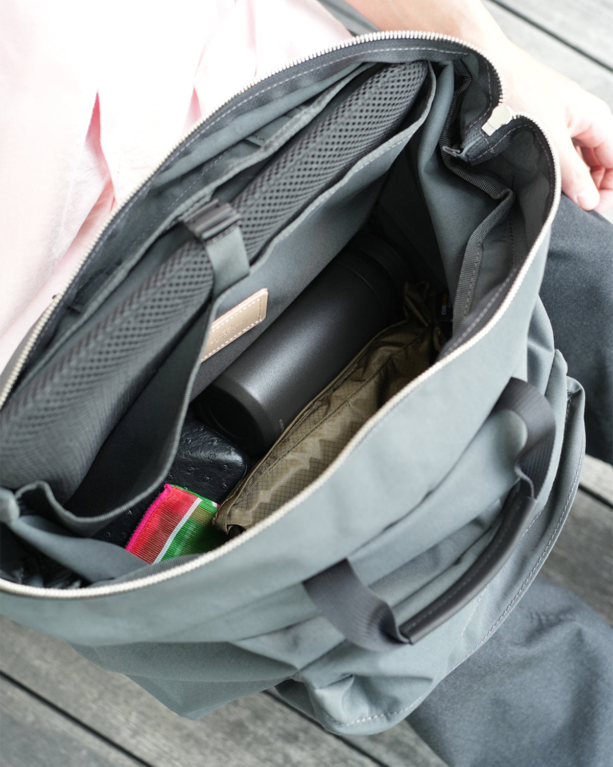 Simplicity Front Pocket Shoulder - Black