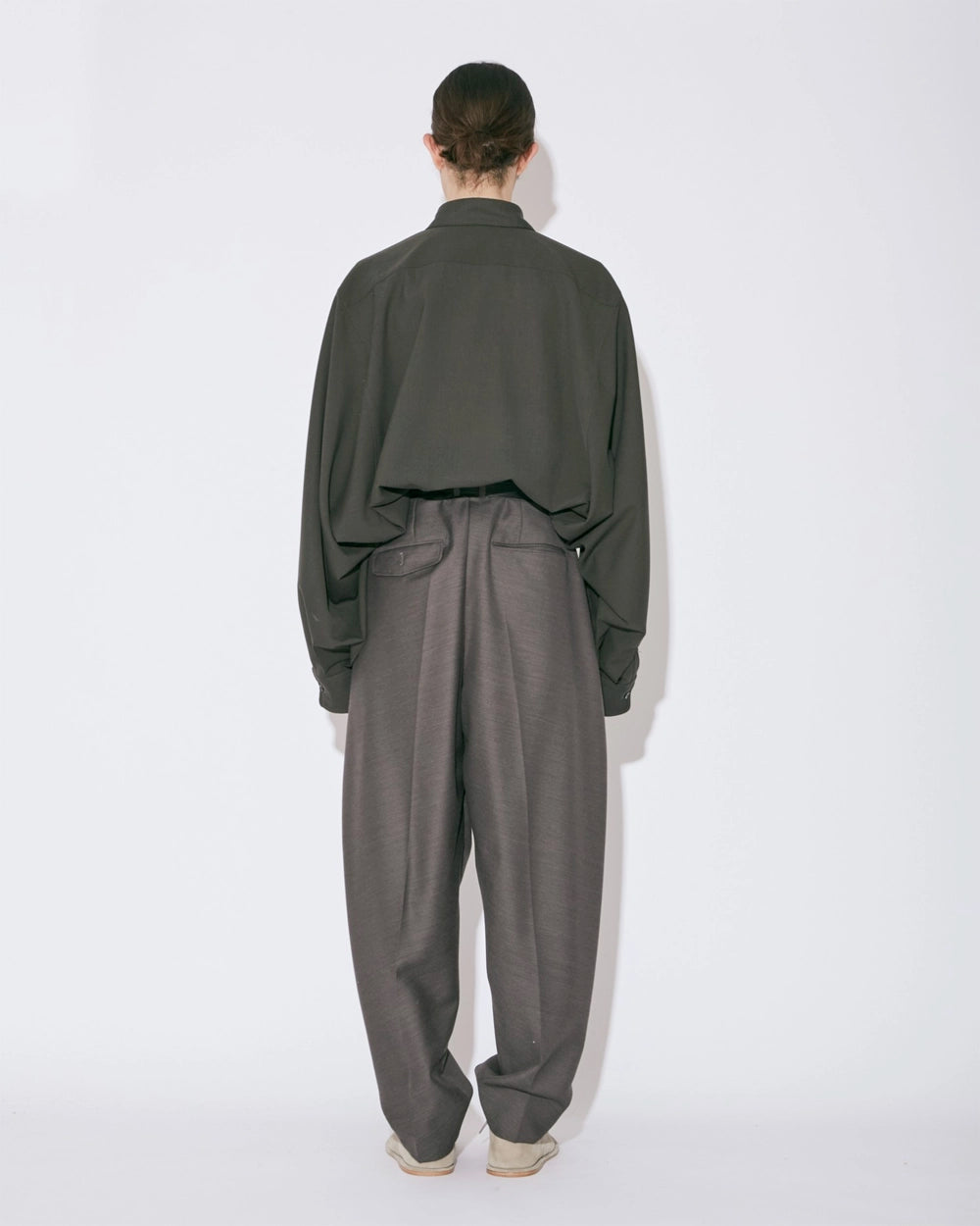 British Surge Three Tuck Peg Top Pants - Gray – onionbkk.com British Surge Three Tuck Peg Top Pants - Gray – onionbkk.com