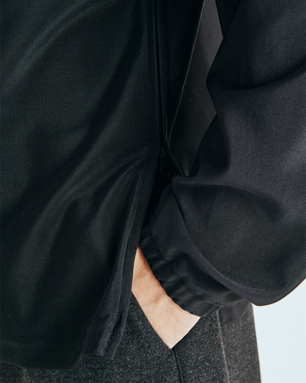 Zip Pullover - Black