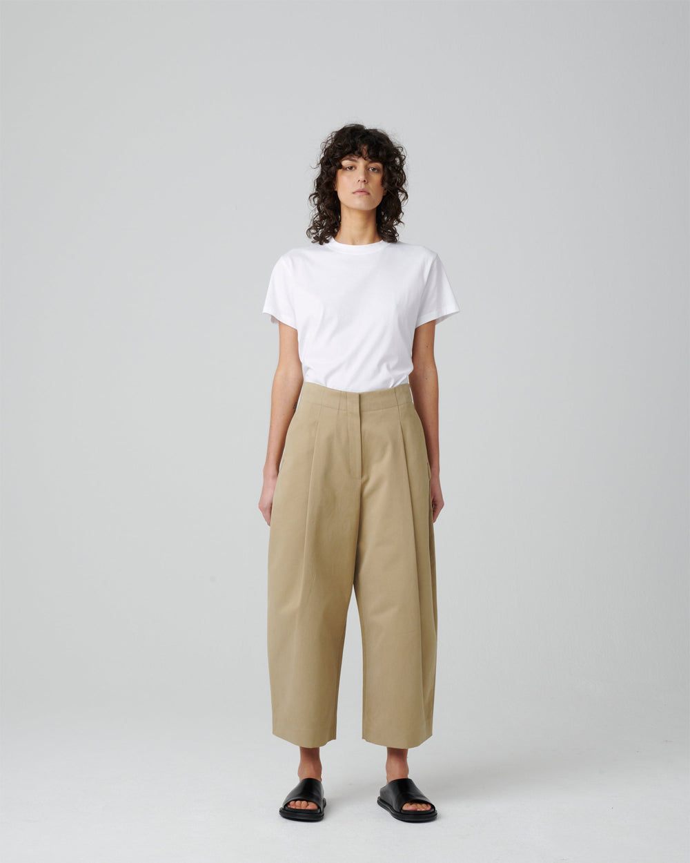 Dordoni - Pants - Deep Pleat Volume Ankle Crop - Tan