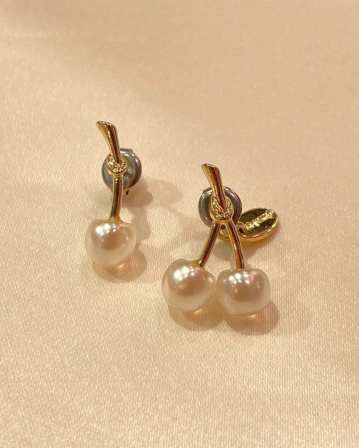 Mini Mini Cherry Earrings (Pearl)