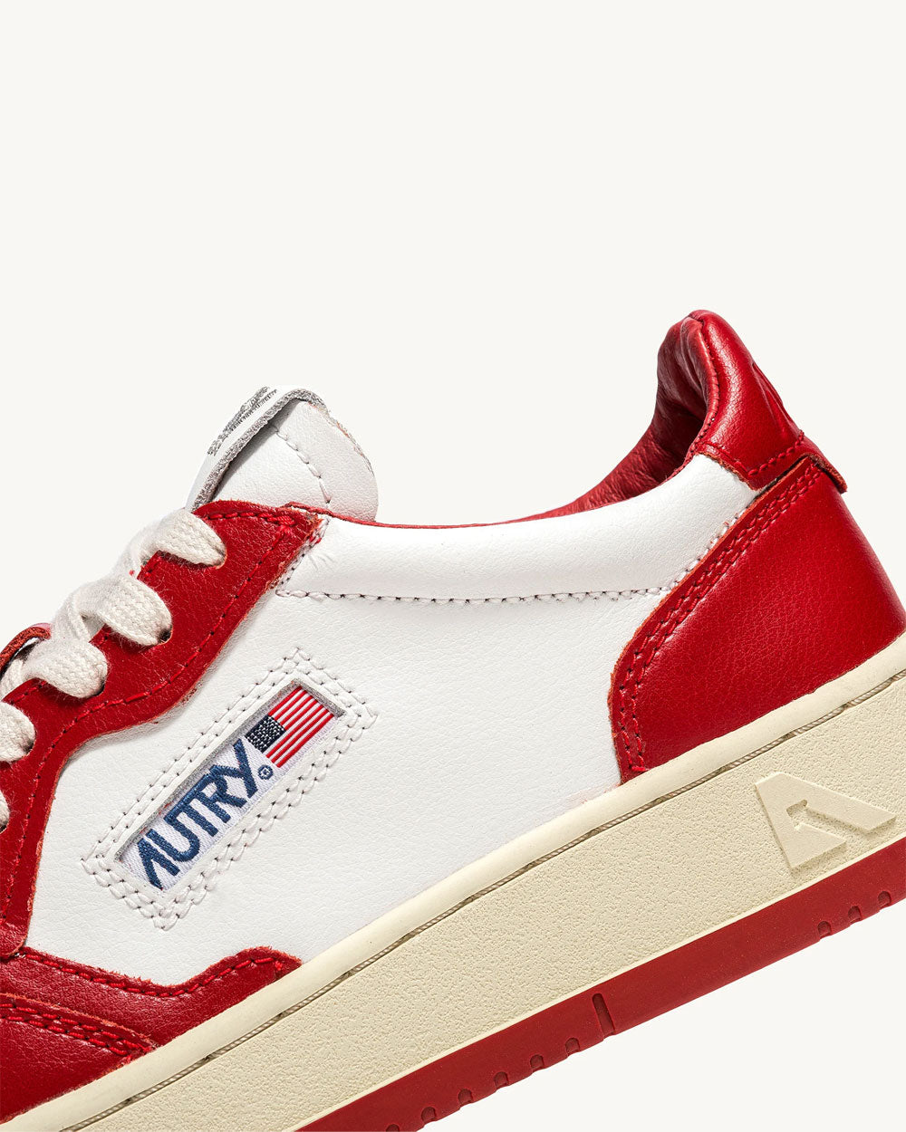 Medalist Low Man - Two-Tone Leather Color White And Red