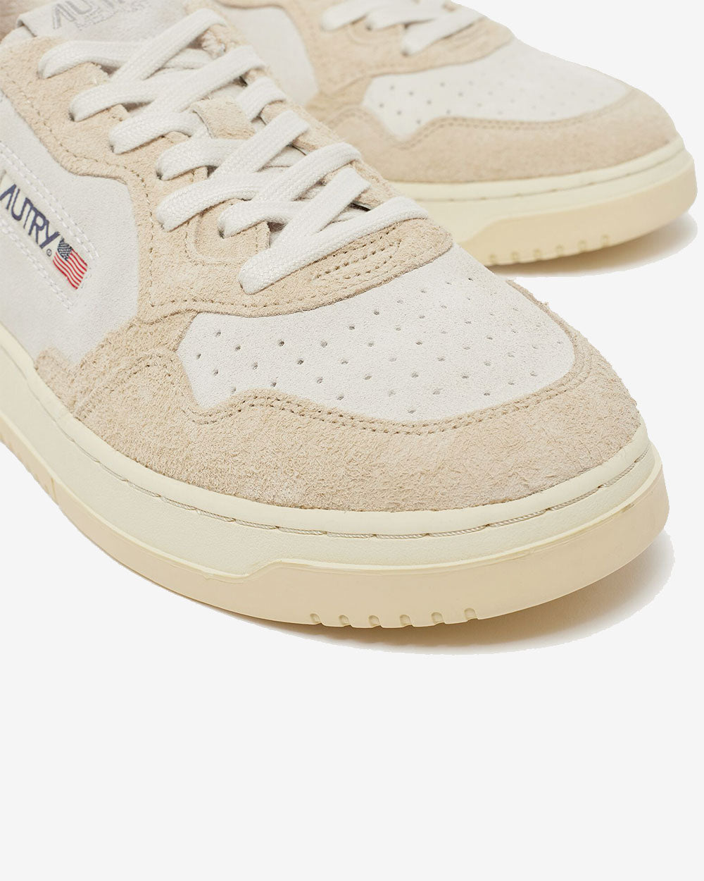 Medalist Low Man - Suede/Hair Ecru