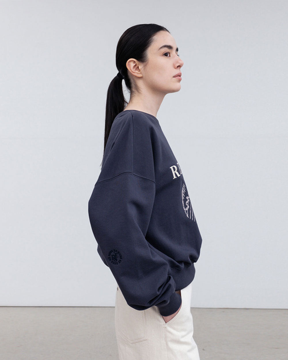 Round Neck Logo Sweatshirt - Navy